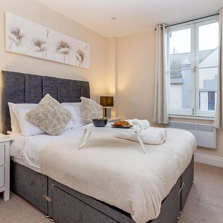 Guest Homes - Trinity Flat วุร์สเตอร์ ภายนอก รูปภาพ