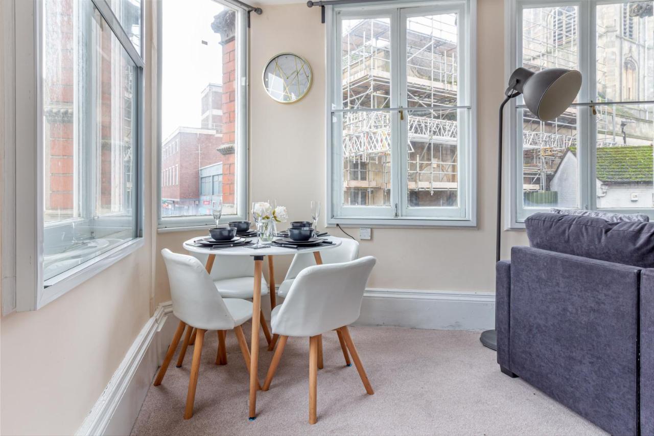 Guest Homes - Trinity Flat วุร์สเตอร์ ภายนอก รูปภาพ