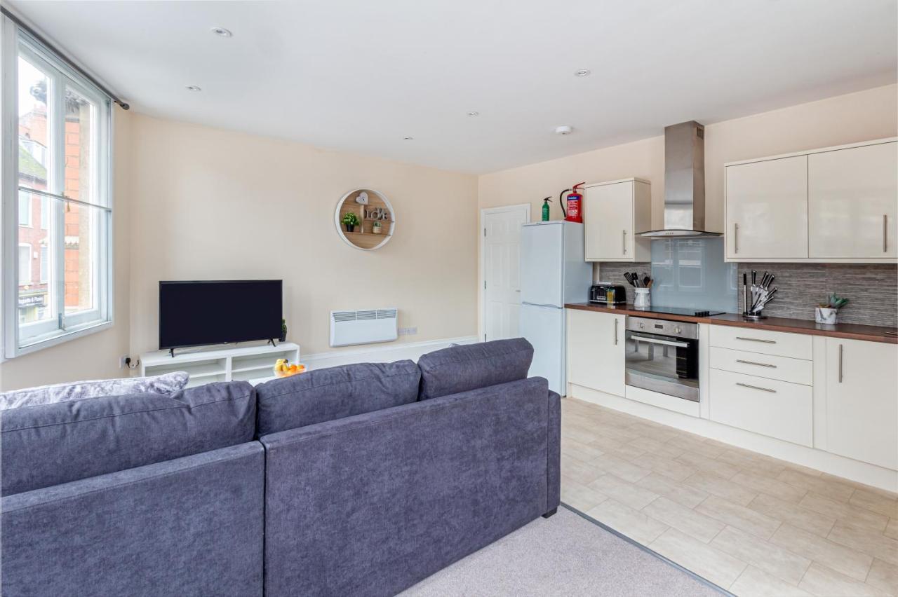 Guest Homes - Trinity Flat วุร์สเตอร์ ภายนอก รูปภาพ